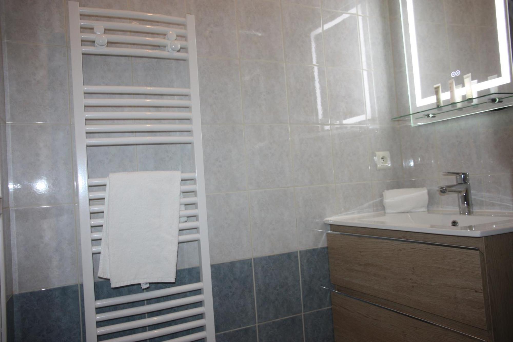 Resid'Spa Loire & Sevre - Appartement Reze Ngoại thất bức ảnh